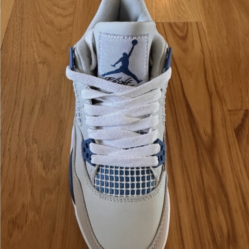 Air Jordan 4 Retro Military Blue Sneakers